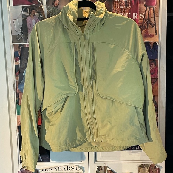 Lululemon Always Effortless Jacket Size 8 in Fern Green - Picture 2 of 4